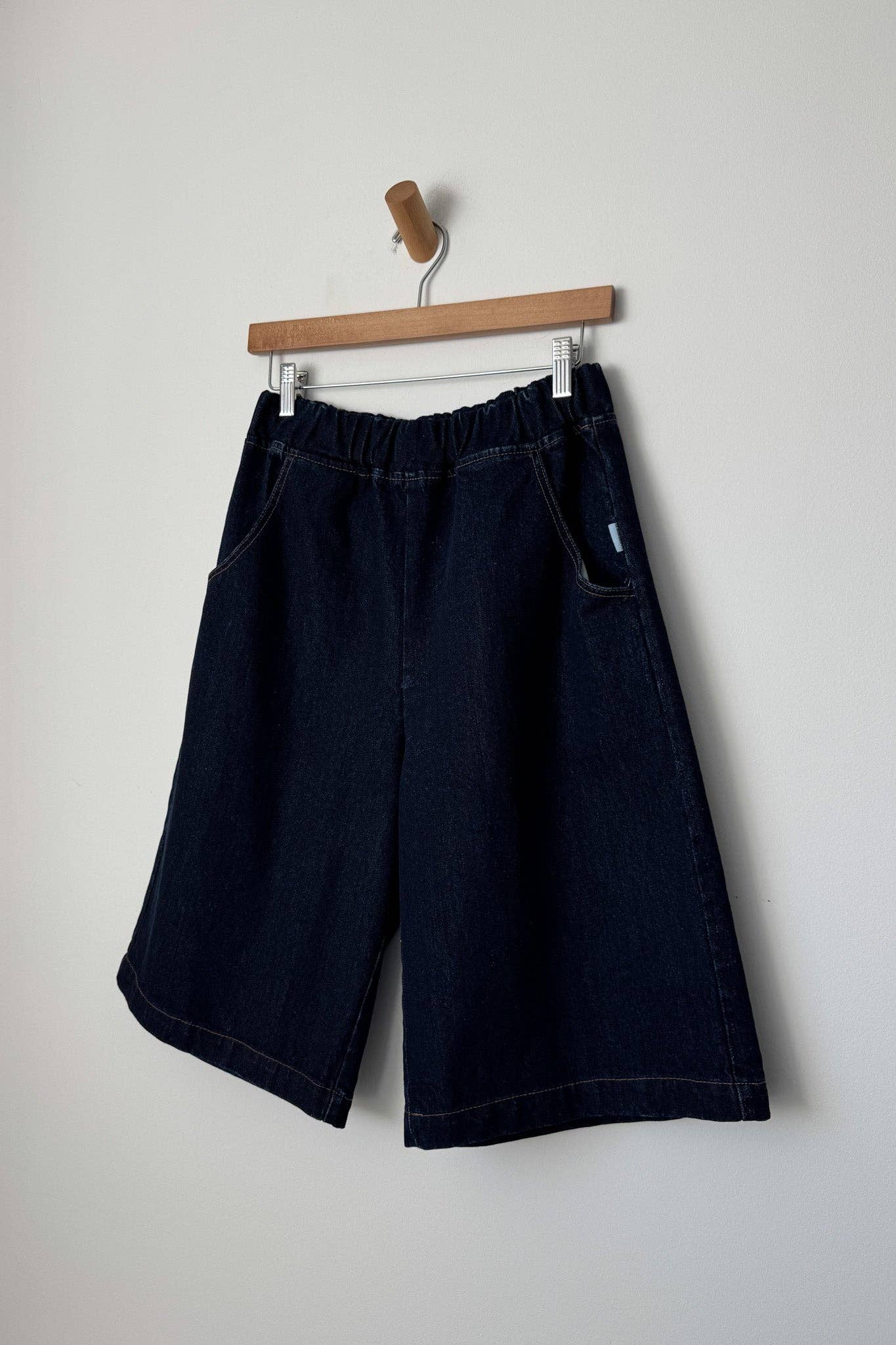 Liam Bermuda Shorts - Black Canvas