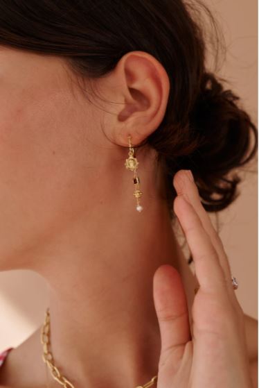 Jeanne Earrings With Garnet 6