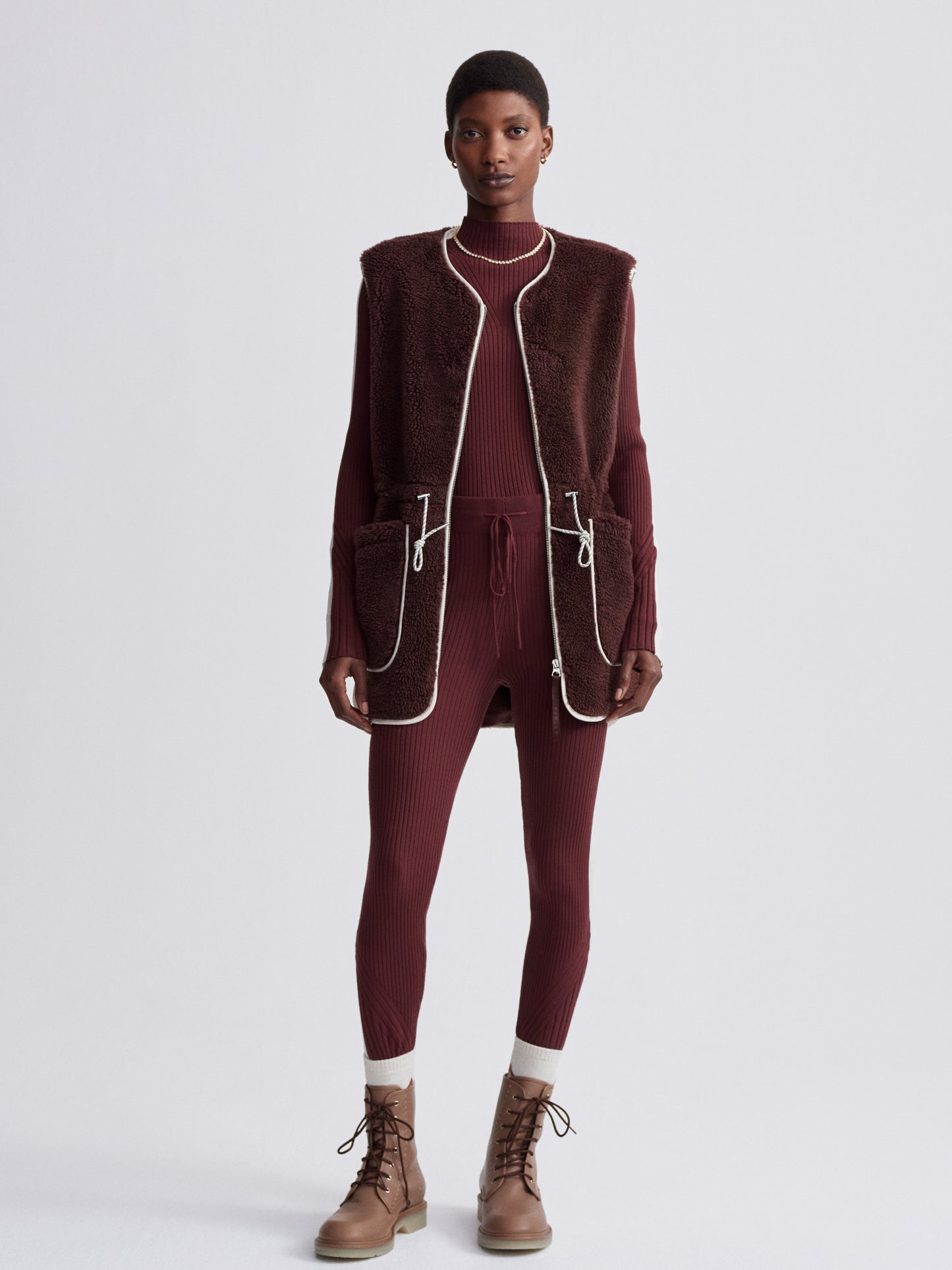 Kestrel Sherpa Gilet - Red Chocolate
