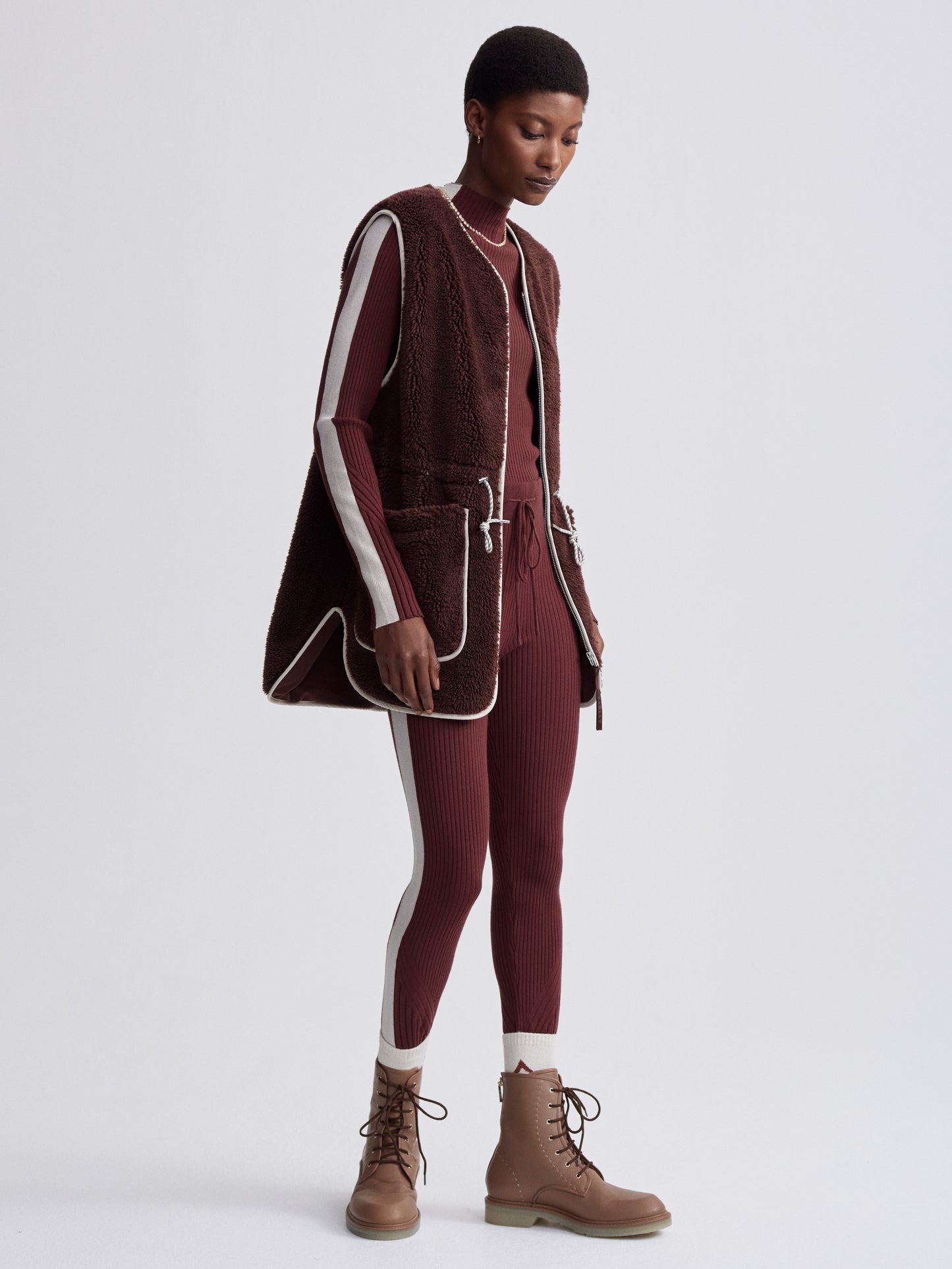 Kestrel Sherpa Gilet - Red Chocolate