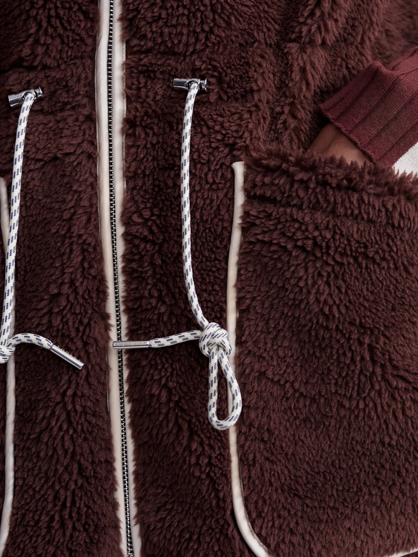 Kestrel Sherpa Gilet - Red Chocolate