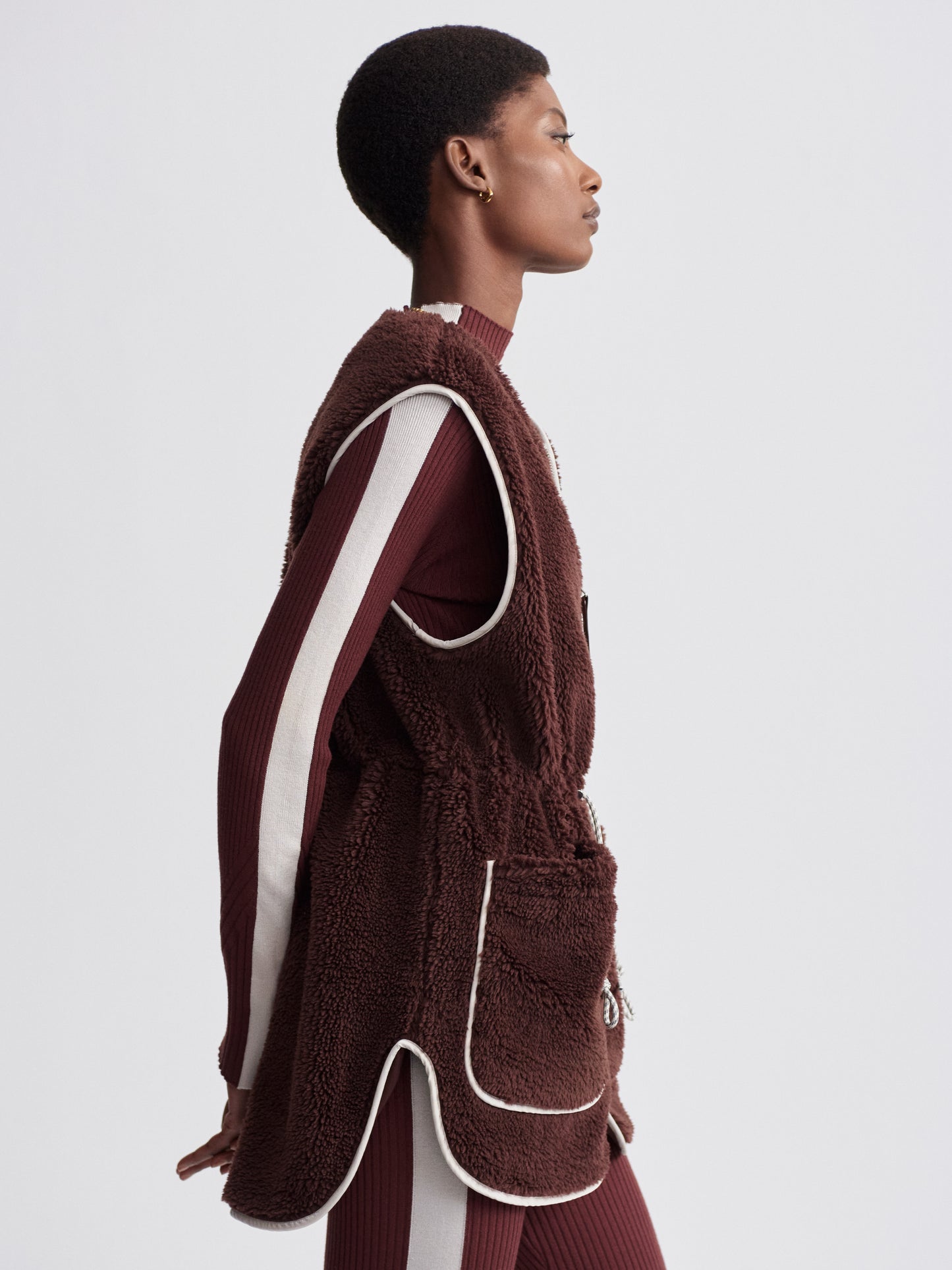 Kestrel Sherpa Gilet - Red Chocolate