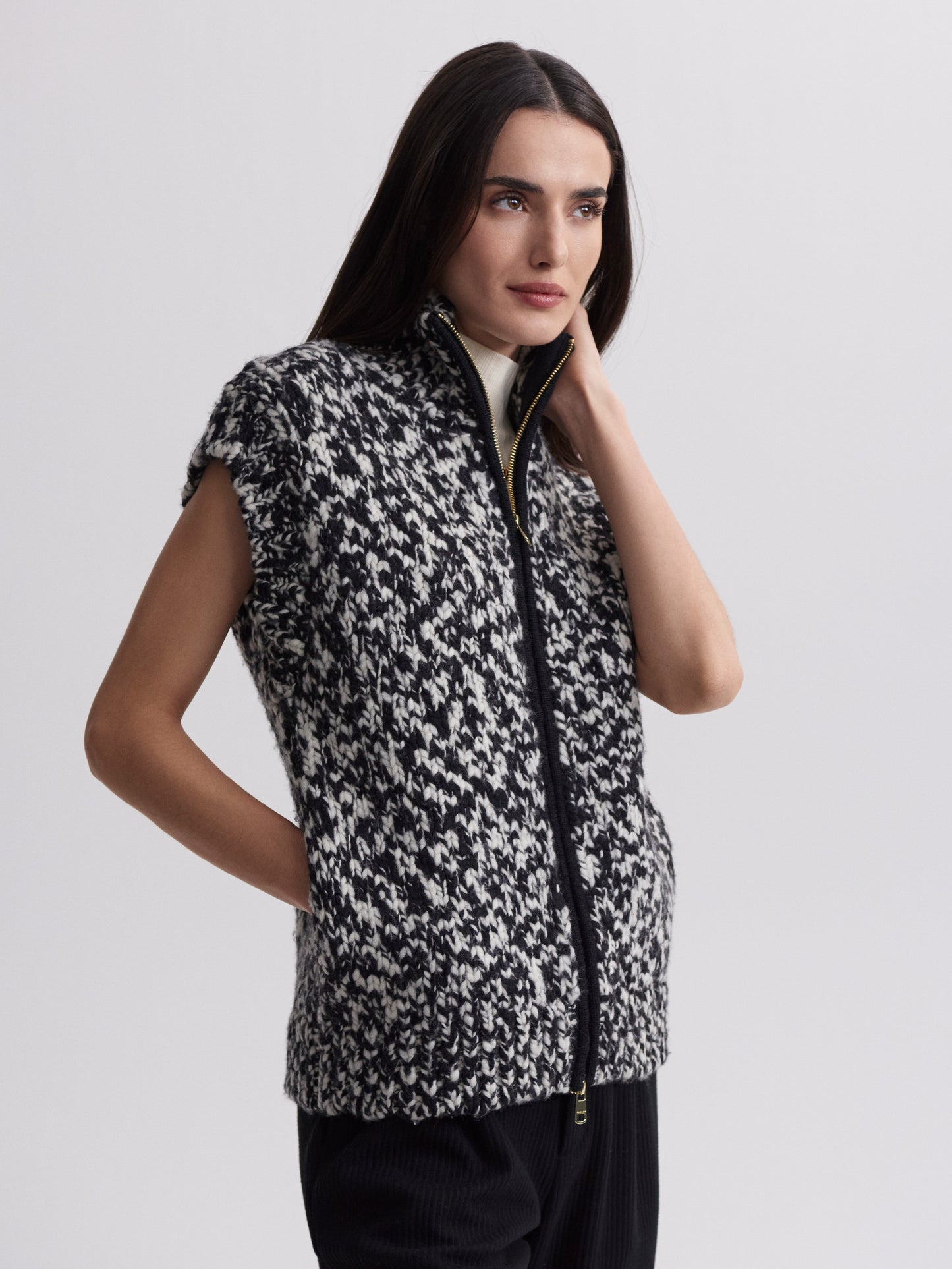 Sandy Zip Through Knit Gilet