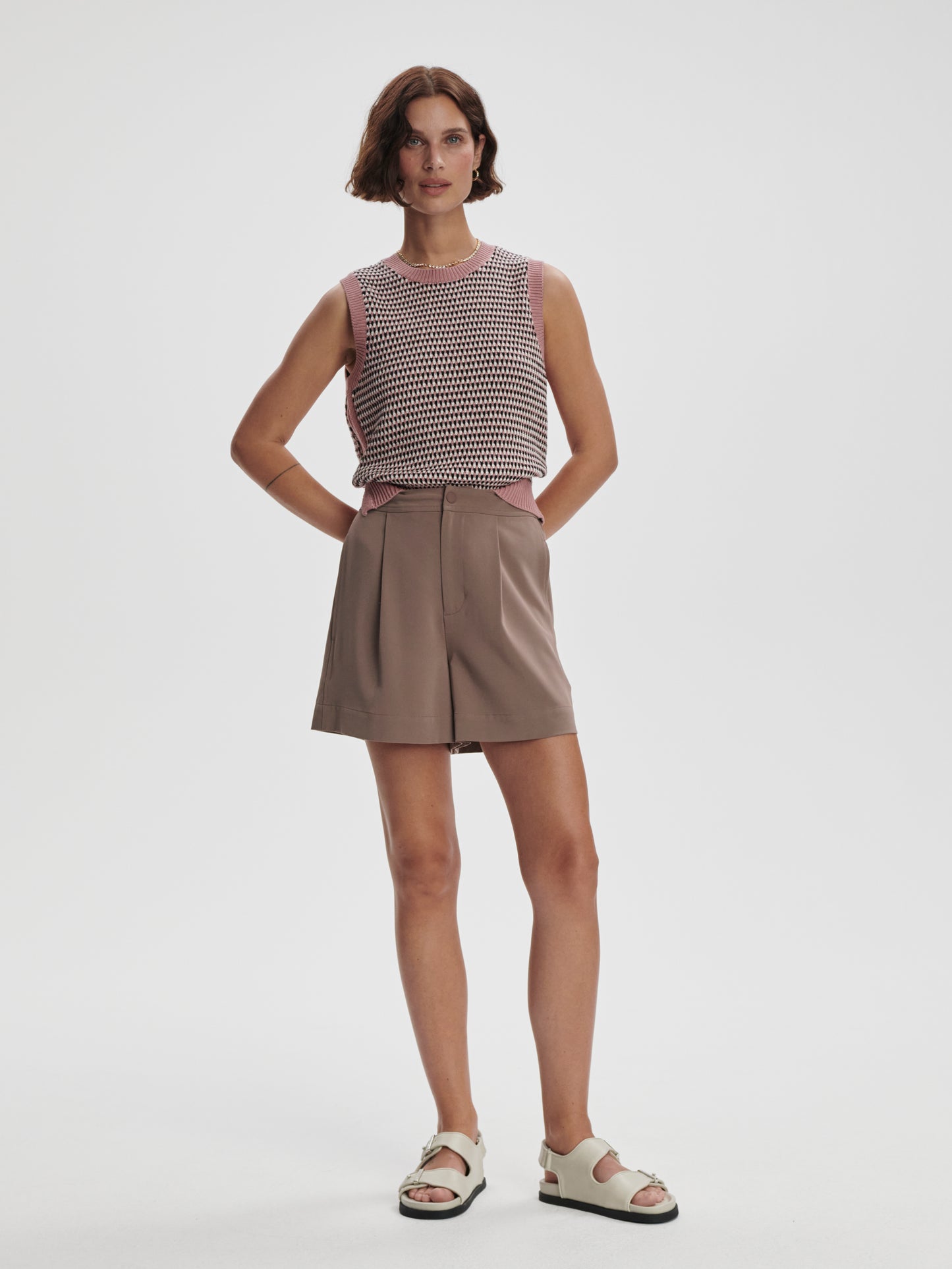 Mariya Easy Pleat Short 4.5 - Deep Taupe