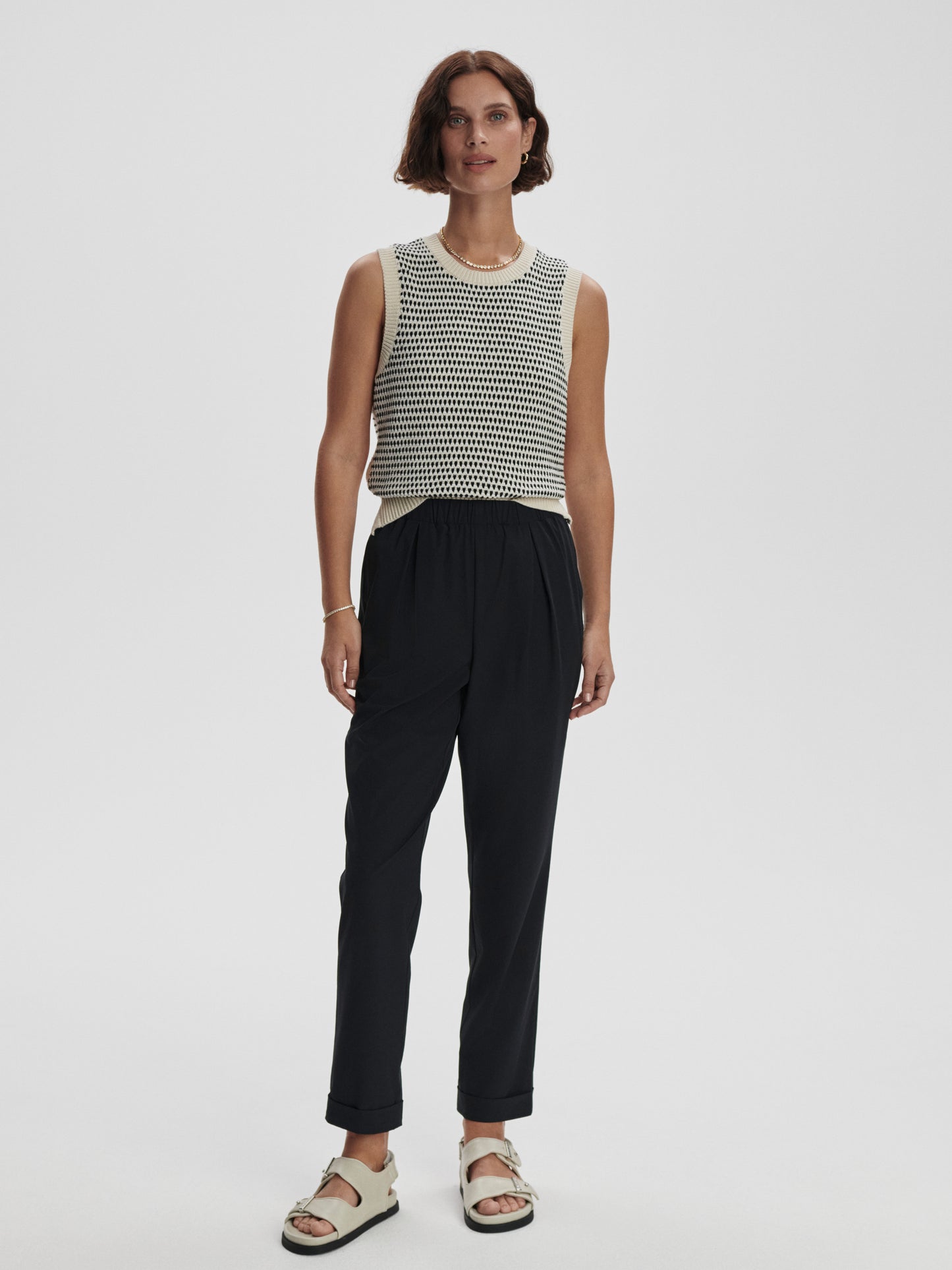 Alana Slim Tapered Cuff Pant 29" - Black