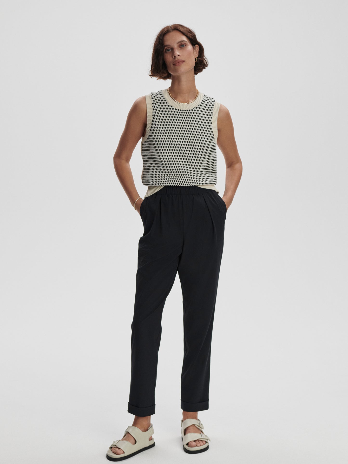 Alana Slim Tapered Cuff Pant 29" - Black