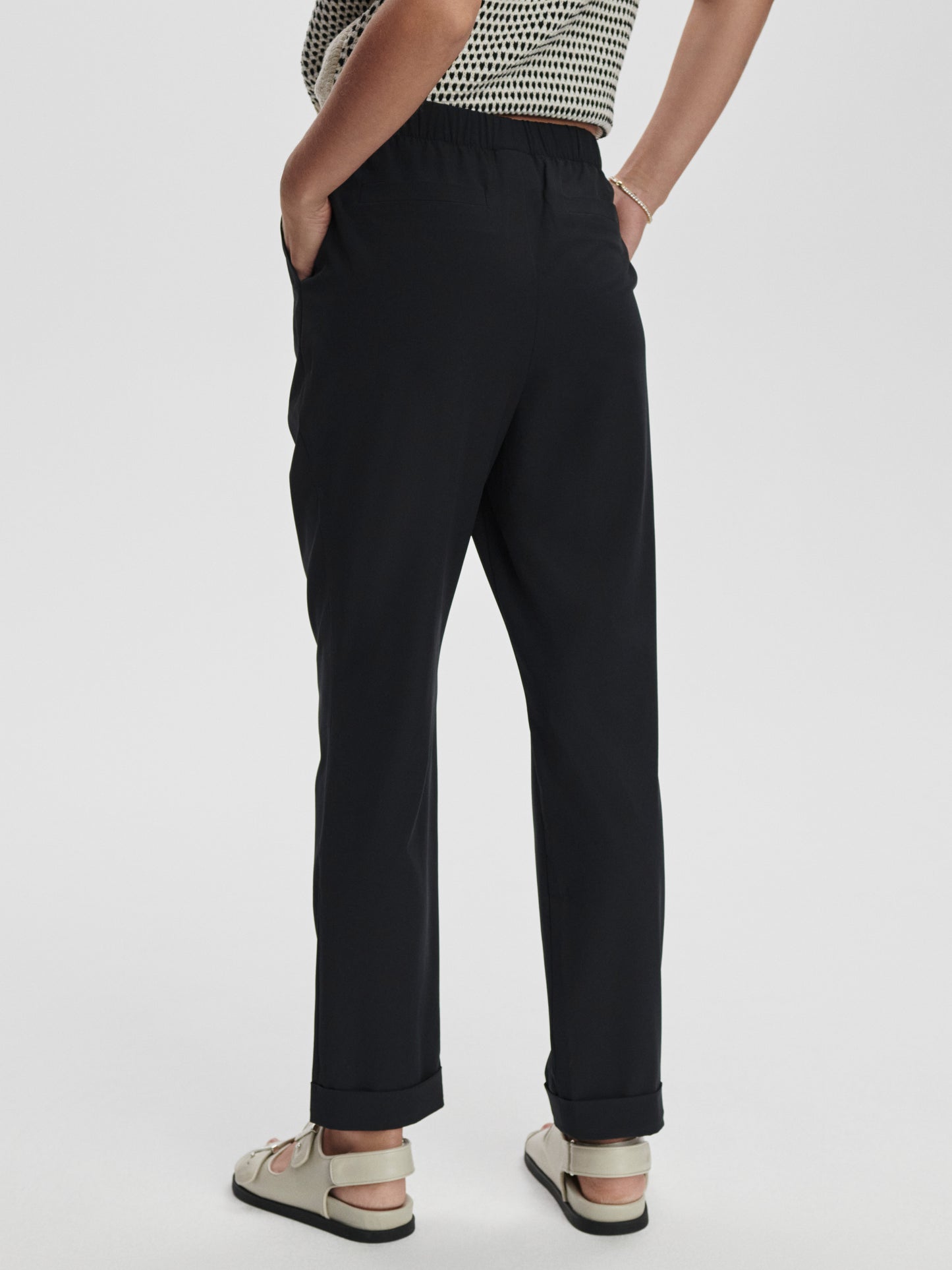 Alana Slim Tapered Cuff Pant 29" - Black