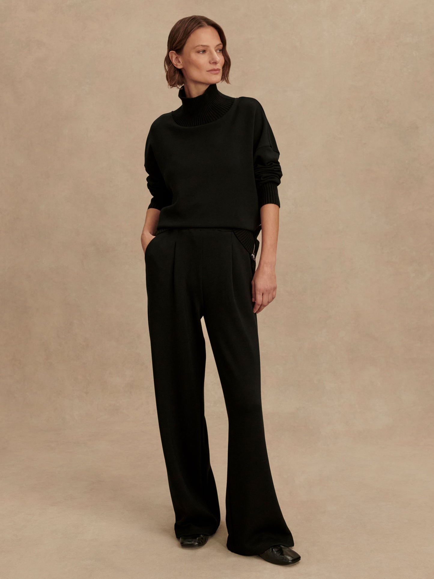 The Extra Wide Leg Pant 32 - Black
