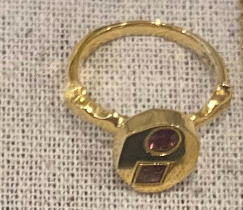 Vermeil ring with 2 spinal stones