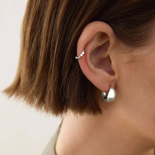 La Muse Silver Huggie Earring