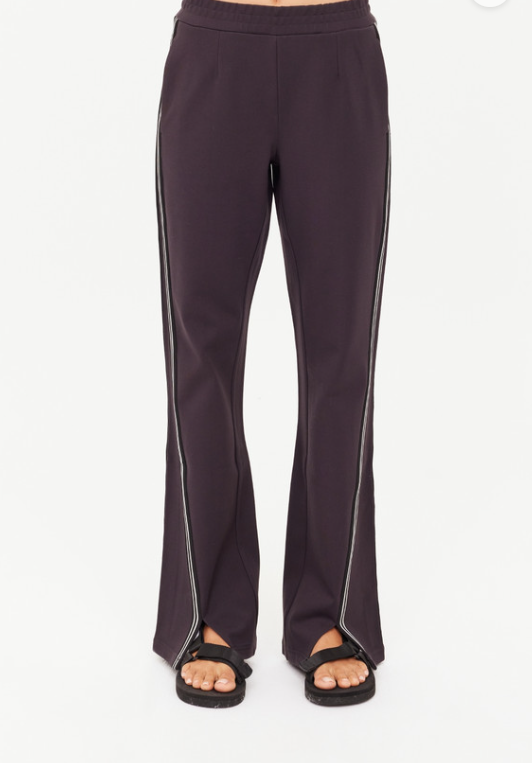 Petra Flare Pant - Liquorice