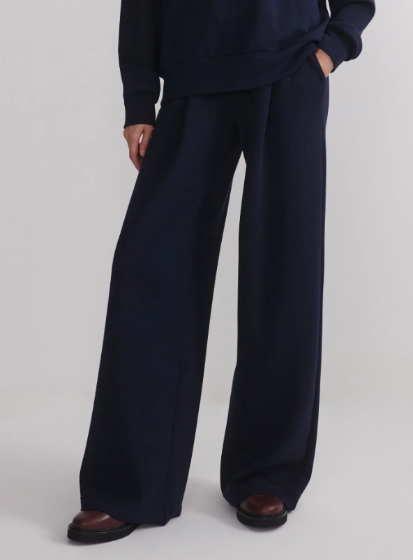 The Extra Wide Leg Pant 29.5 - Navy
