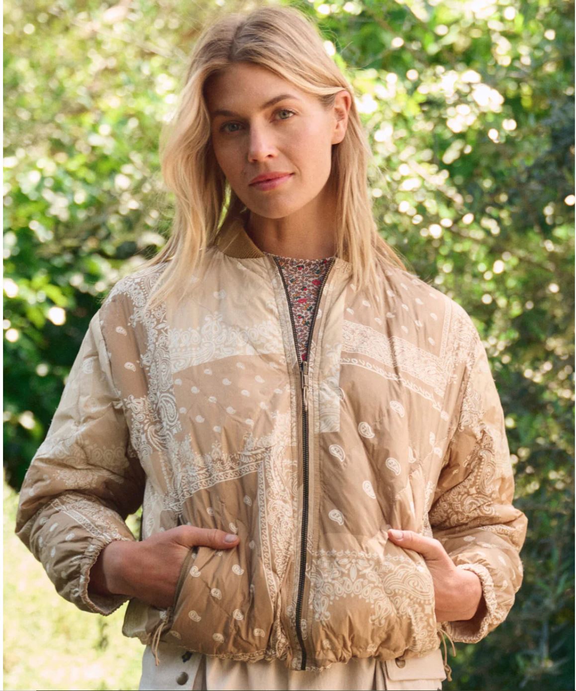 The Reversible Ultra Light Puffer - Khaki Bandana With Cream