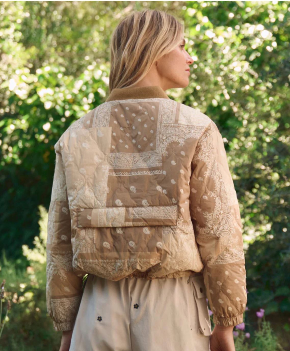 The Reversible Ultra Light Puffer - Khaki Bandana With Cream