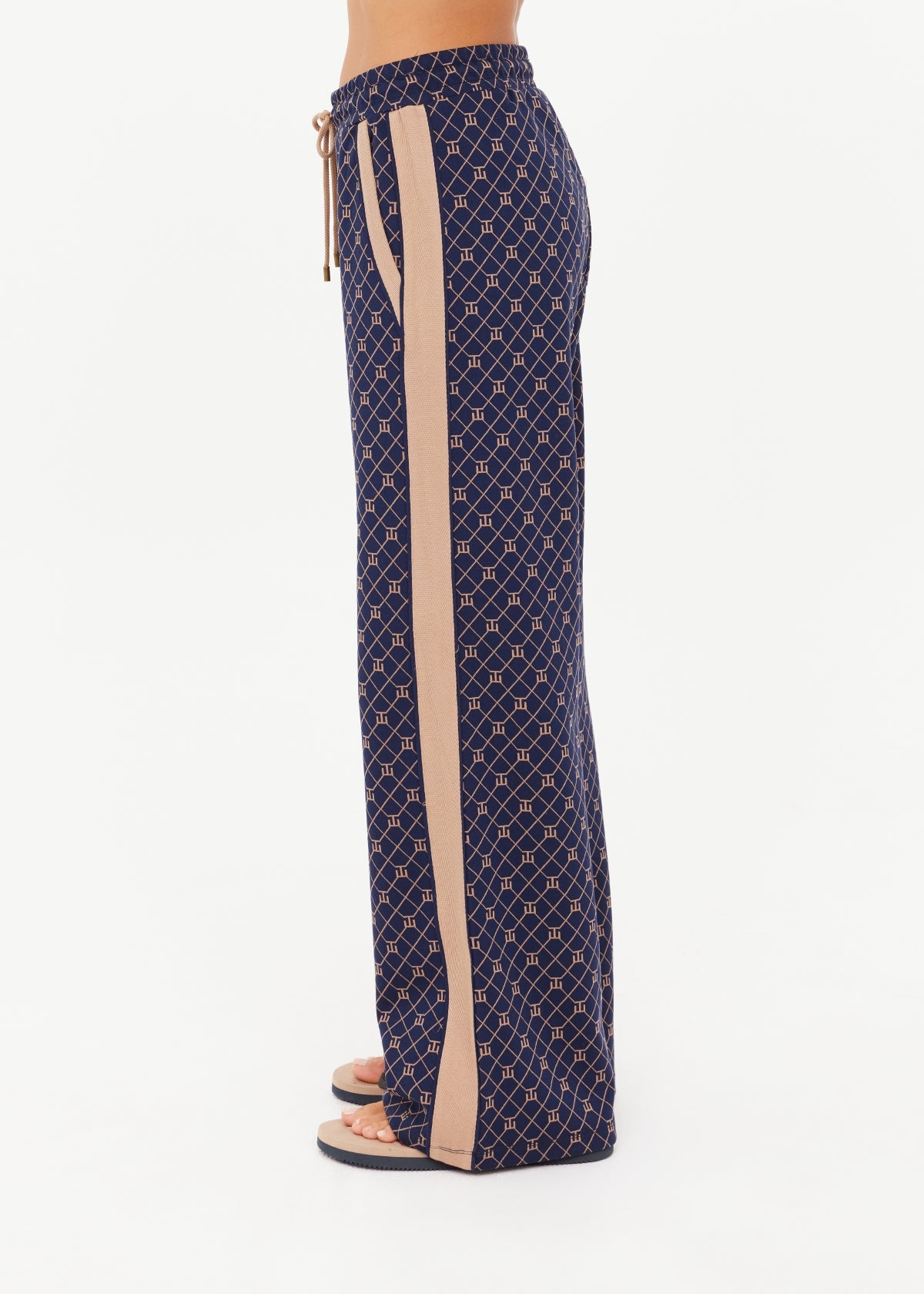 Ezra Nova Flare Pant- Geo