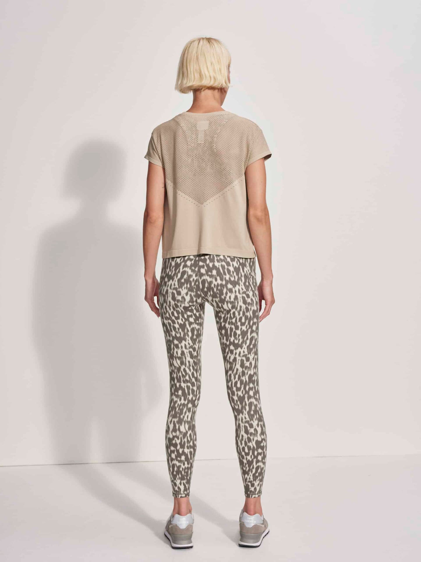 Var01779 Calloway Boxy Tee Pure Cashmere V2 067