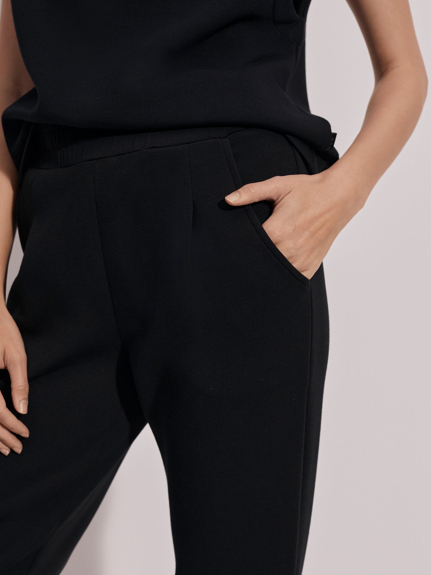 The Rolled Cuff Pant 28.5 - Black