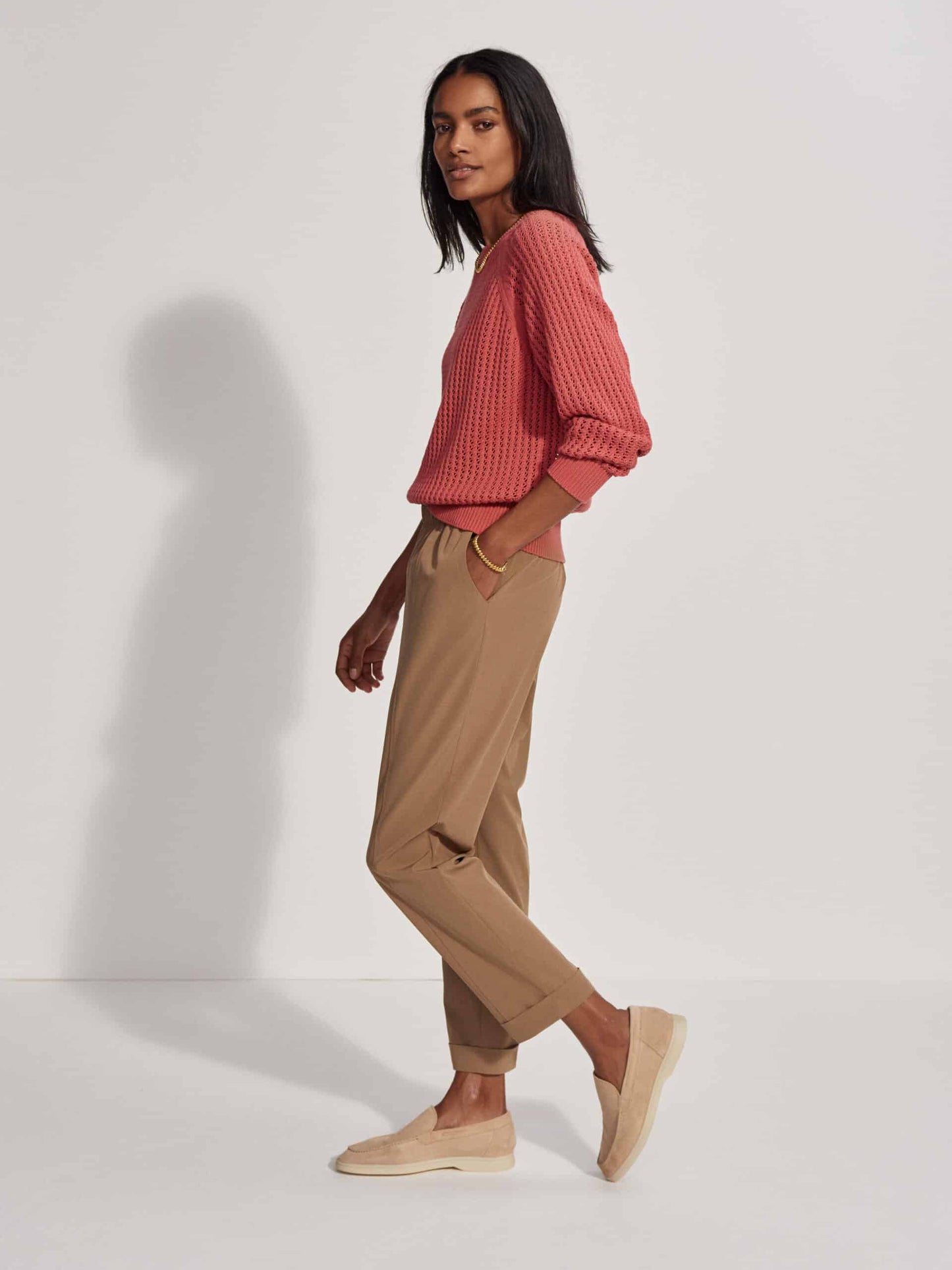 Var02004 Everyly Lightweight Tapered Woven Pant Taupe Stone 101