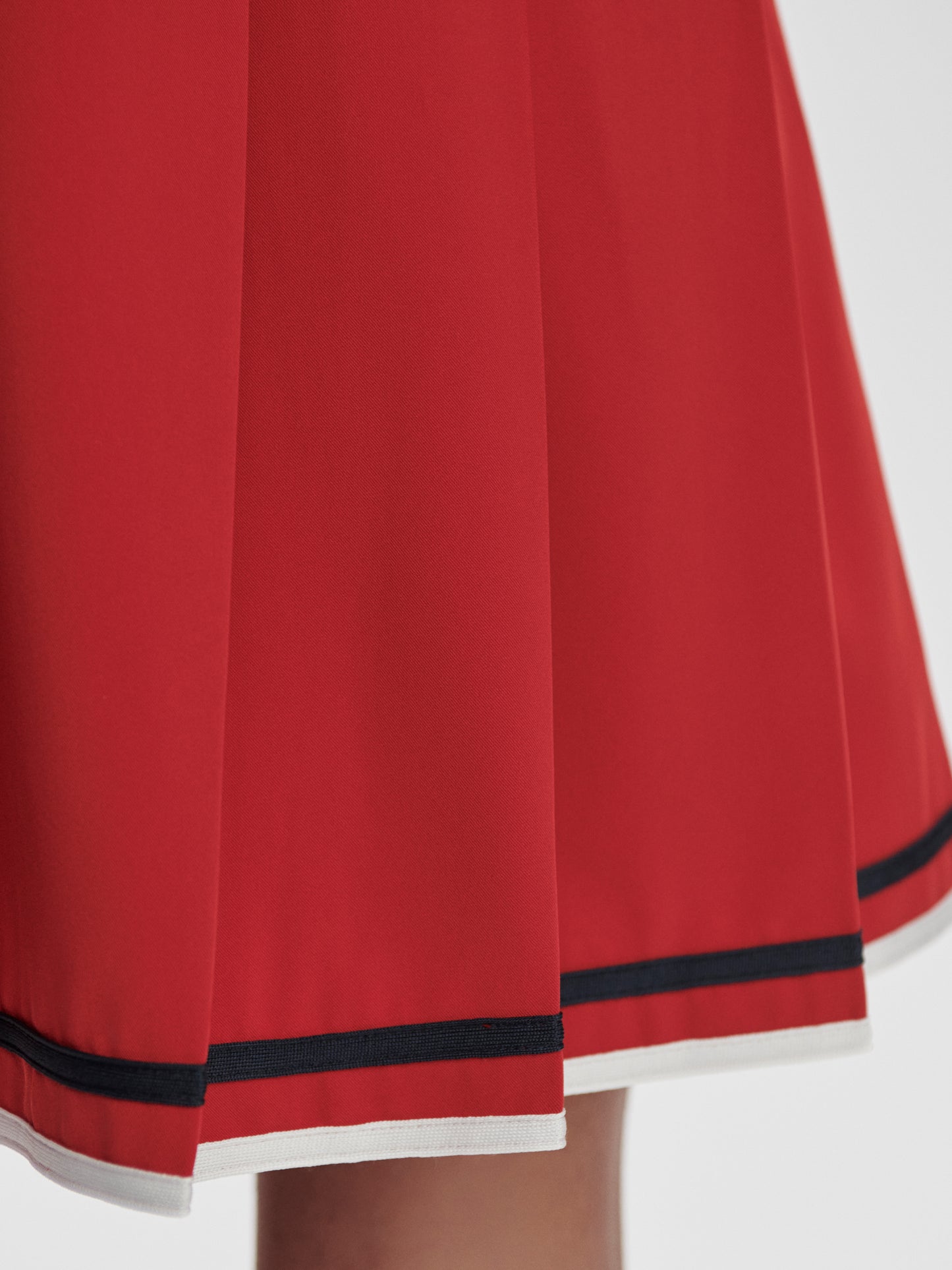 Amanda 2.0 Court Dress 32.5 - Haute Red