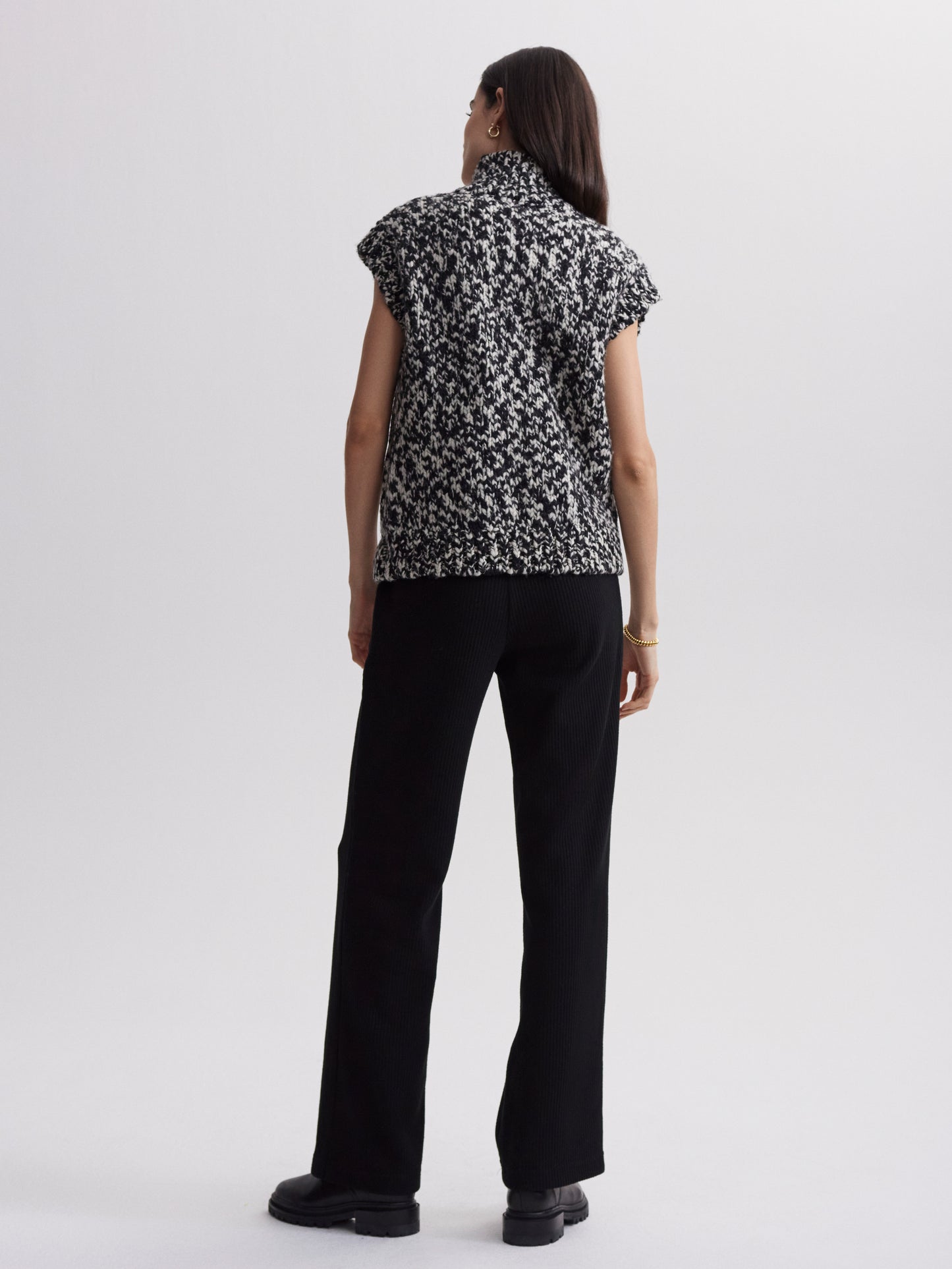 Sandy Zip Through Knit Gilet