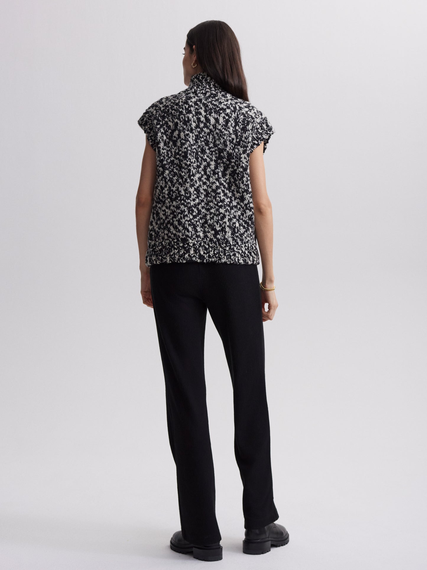 Sandy Zip Through Knit Gilet