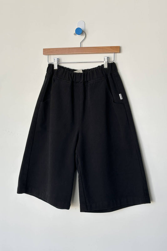 Liam Bermuda Shorts - Black Canvas