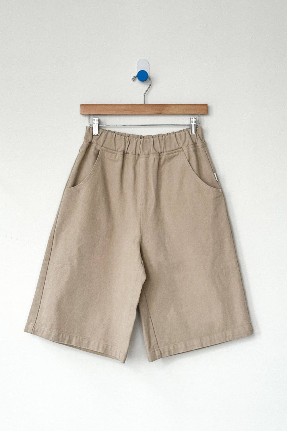 Liam Bermuda Shorts - Taupe