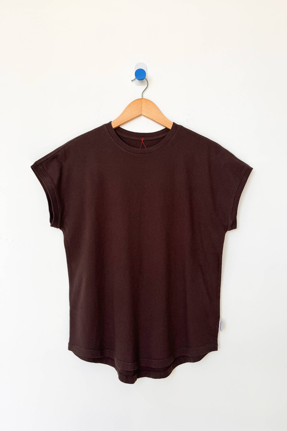 Ease Tee: Dark Cacao -