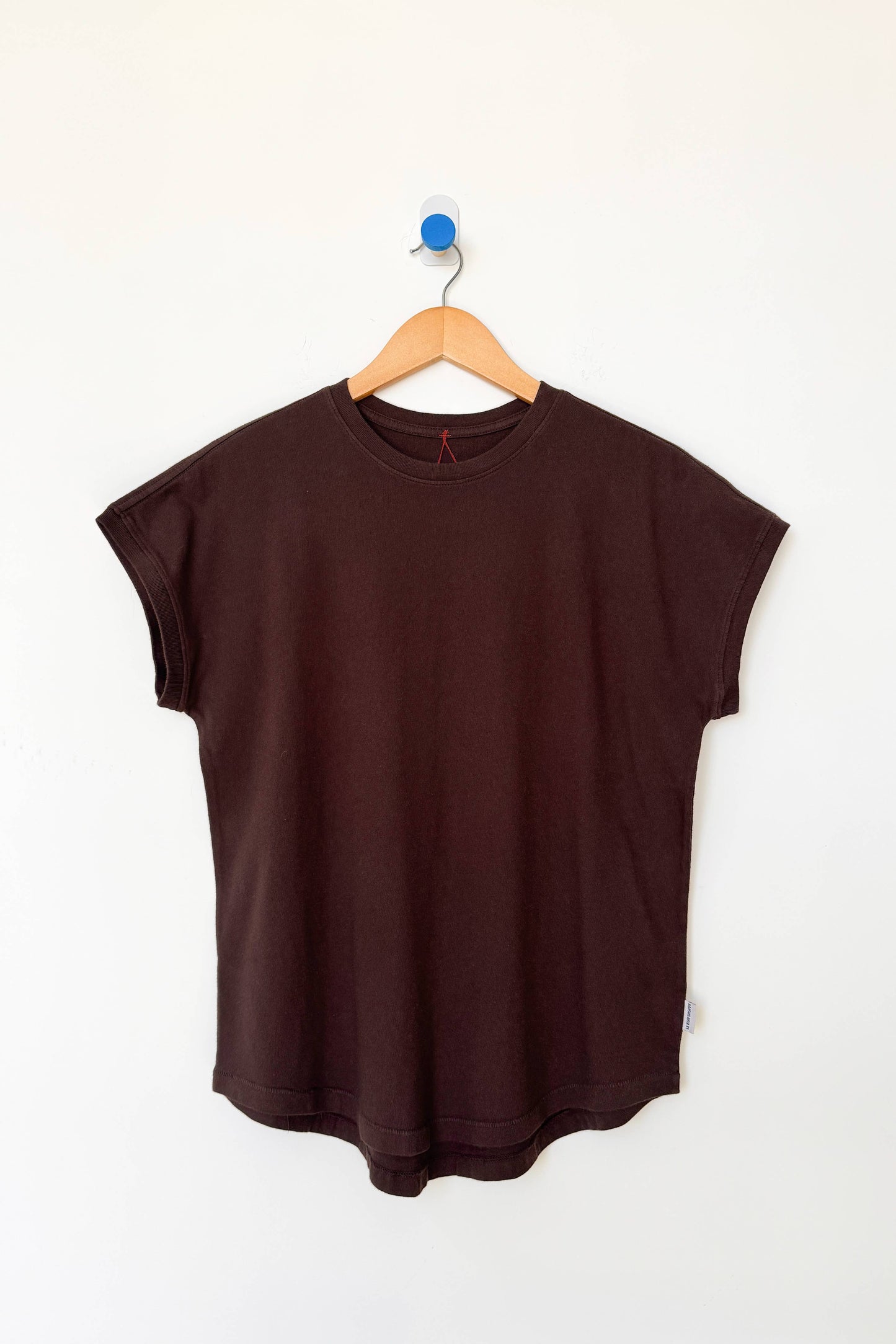 Ease Tee: Dark Cacao -